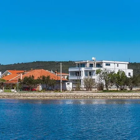 Birgir In Apartament Sukošan