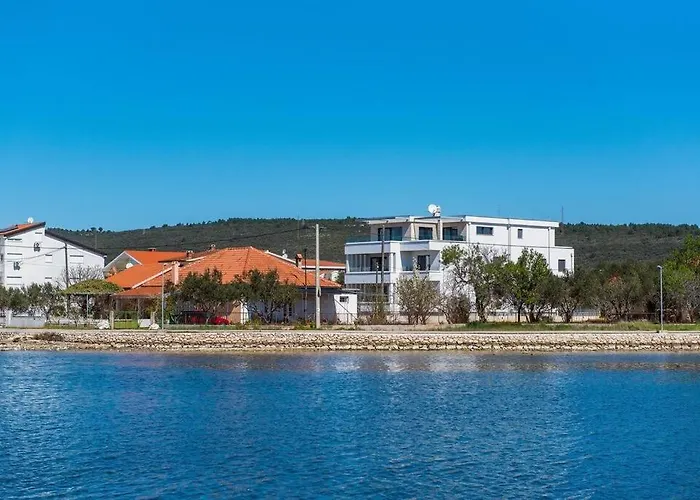 Birgir In Appartement Sukošan